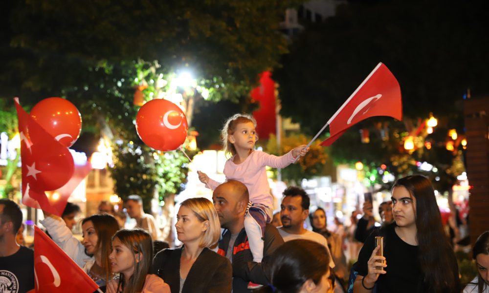 ALANYA BELEDİYESİ’NDEN CUMHURİYET BAYRAMI’NA ÖZEL KONSERLER - Mega TV 10
