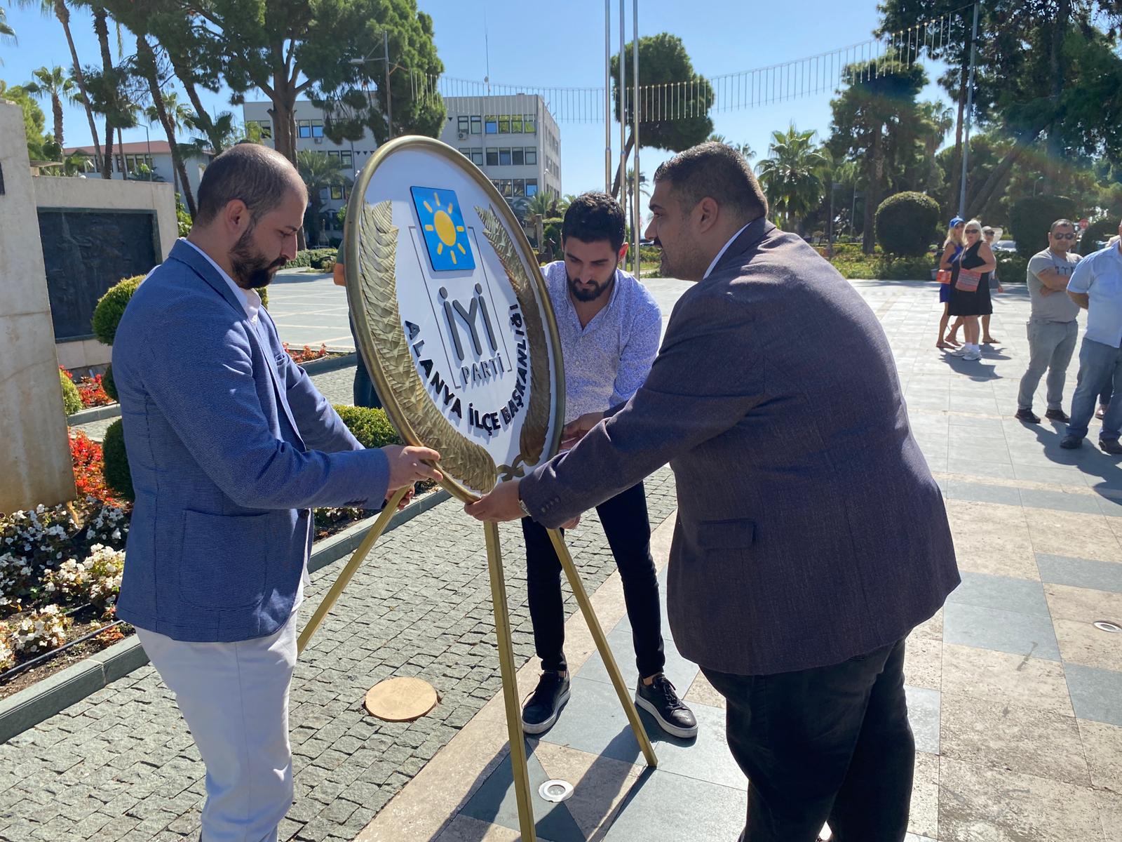 İYİ PARTİ’NİN 5. YILINDA ATATÜRK ANITINA ÇELENK BIRAKILDI