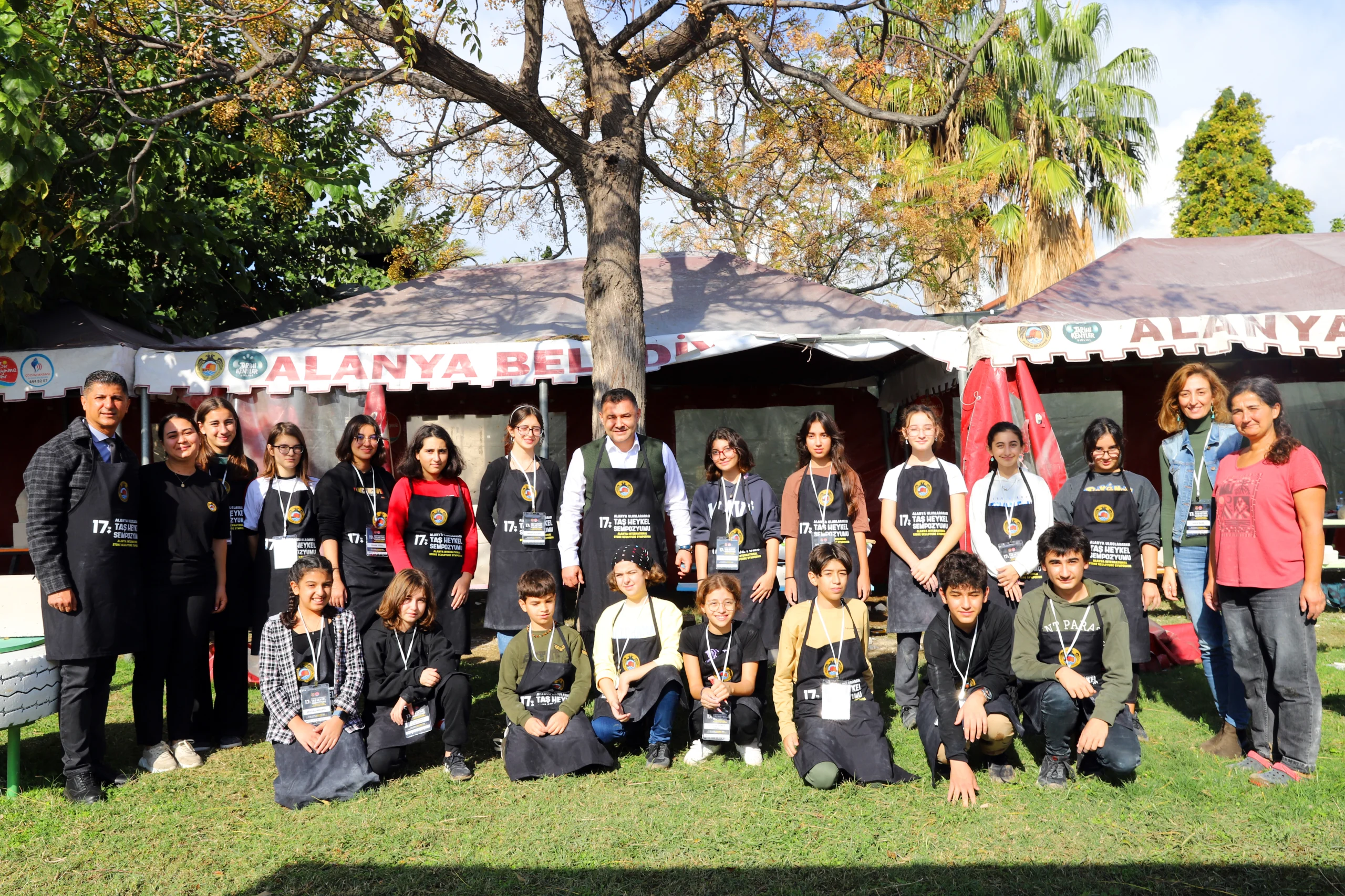 BAŞKAN YÜCEL GELECEĞİN SANATÇILARIYLA BULUŞTU