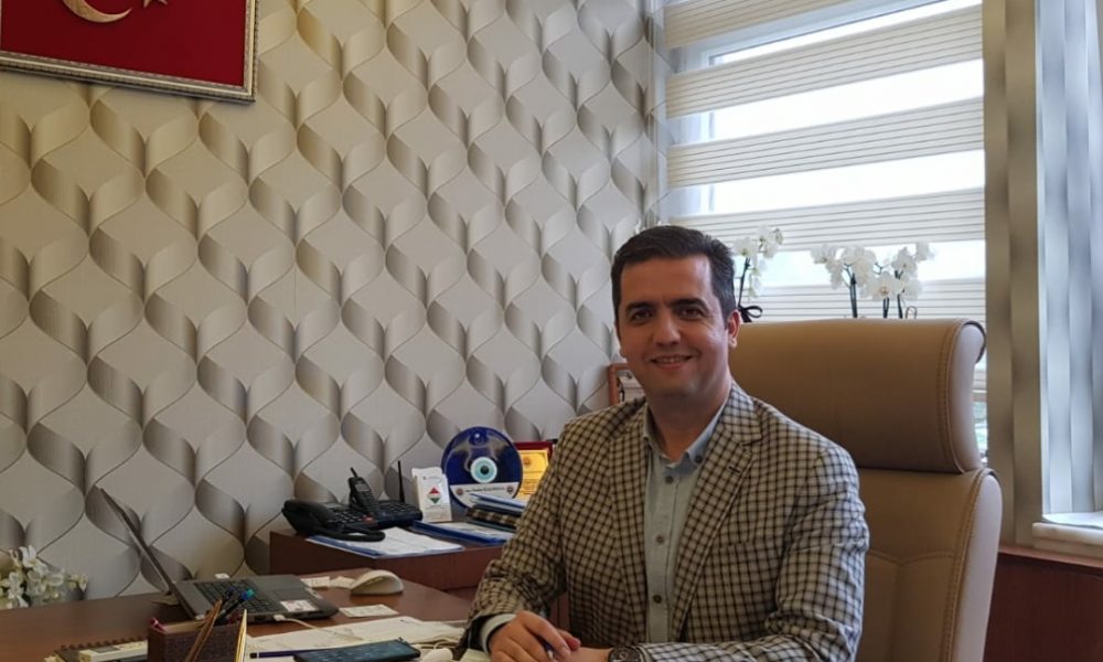 “PLAN TADİLATINI TEK AMACI YOL SORUNUNU ÇÖZMEKTİR YEŞİL ALANDA AZALMA YOKTUR 842 METREKARE YENİ PARK ALANI KAZANDIRILMIŞTIR” - Mega TV TUNAHAN KASAPOĞLU