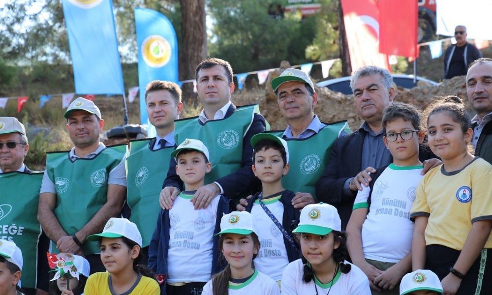 GAZİPAŞA KAYMAKAMI, FİDAN EKİMİ PROGRAMINA KATILDI - Mega TV WhatsApp Image 2022-11-11 at 15.19.15
