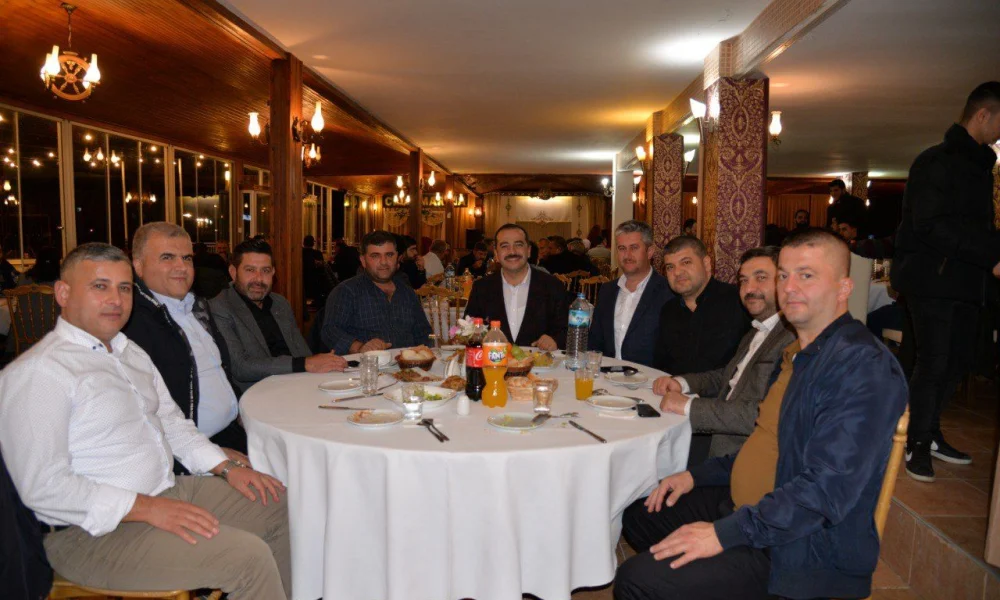 Tunahan TOKSÖZ'DEN AHDE VEFA YEMEĞİ - Mega TV af20dccc-5a81-46f6-8aeb-7ffaa08345f3