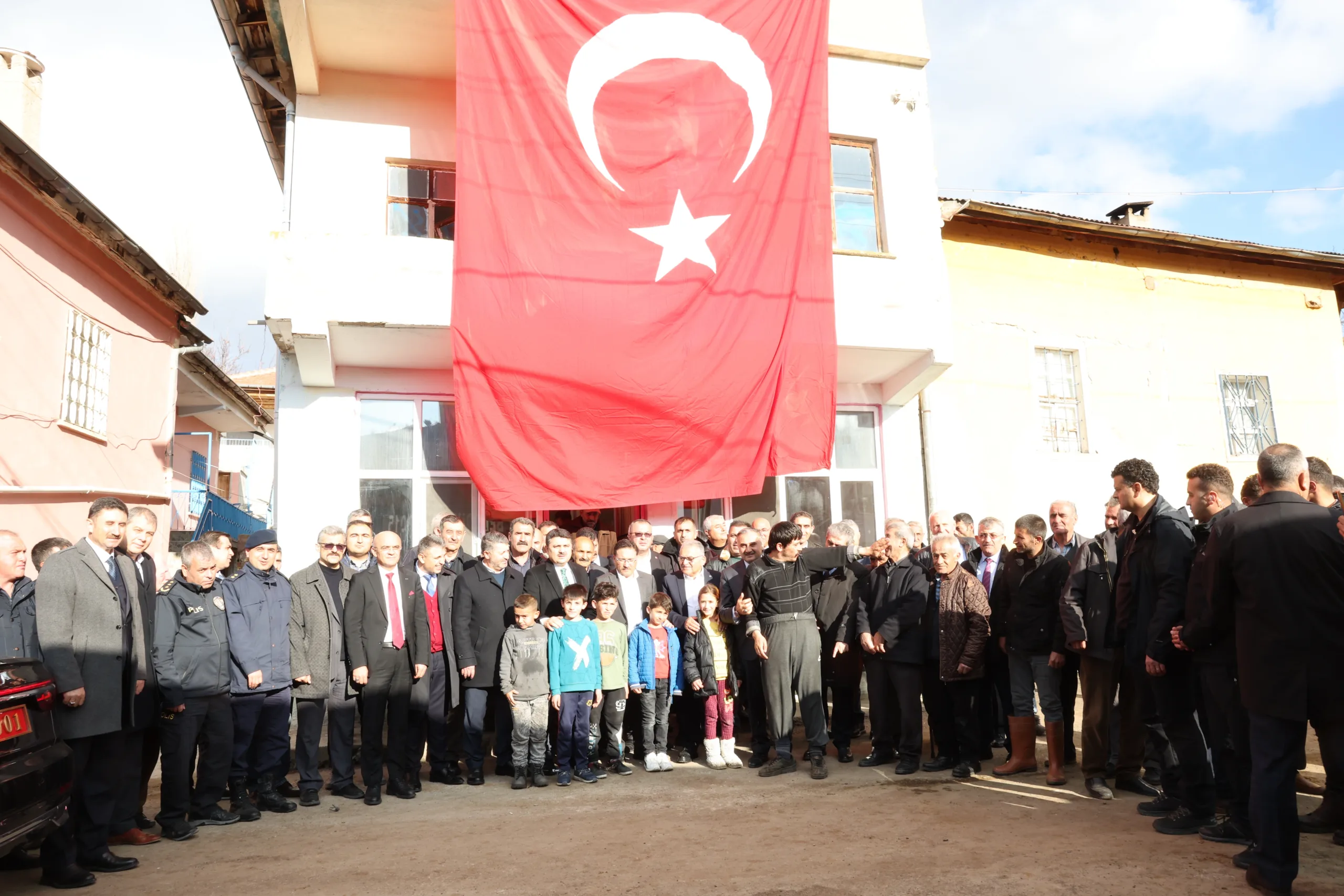 BÜYÜKKILIÇ’A YENİKÖY MAHALLESİ SAKİNLERİNDEN “HİZMET” TEŞEKKÜRÜ