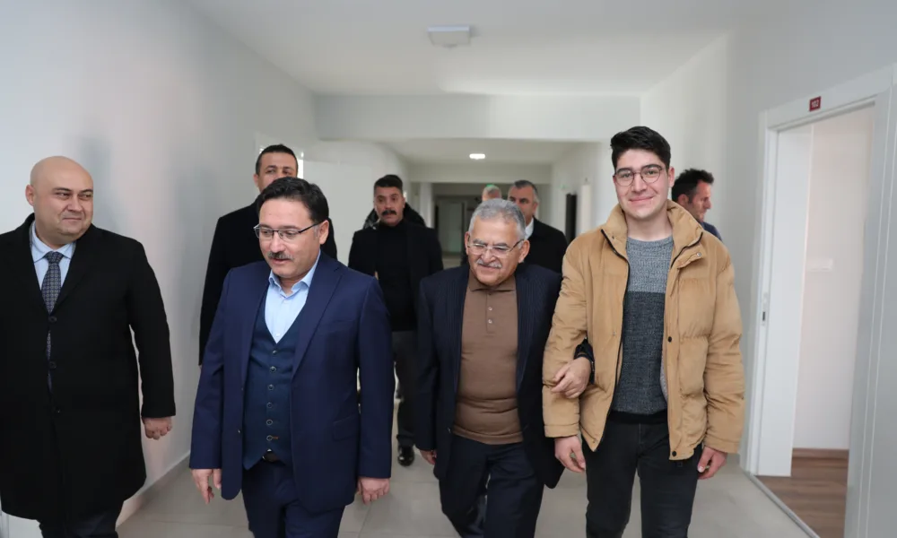 BAŞKAN BÜYÜKKILIÇ VE VALİ ÇİÇEK’TEN “İNSAN” ODAKLI PROJELERE ZİYARET - Mega TV 098A8093-e
