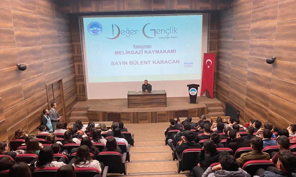 BÜYÜKŞEHİR’İN “DEĞER GENÇLİK” SEMİNERİNE KAYMAKAM KARACAN KONUK OLDU - Mega TV 2-r
