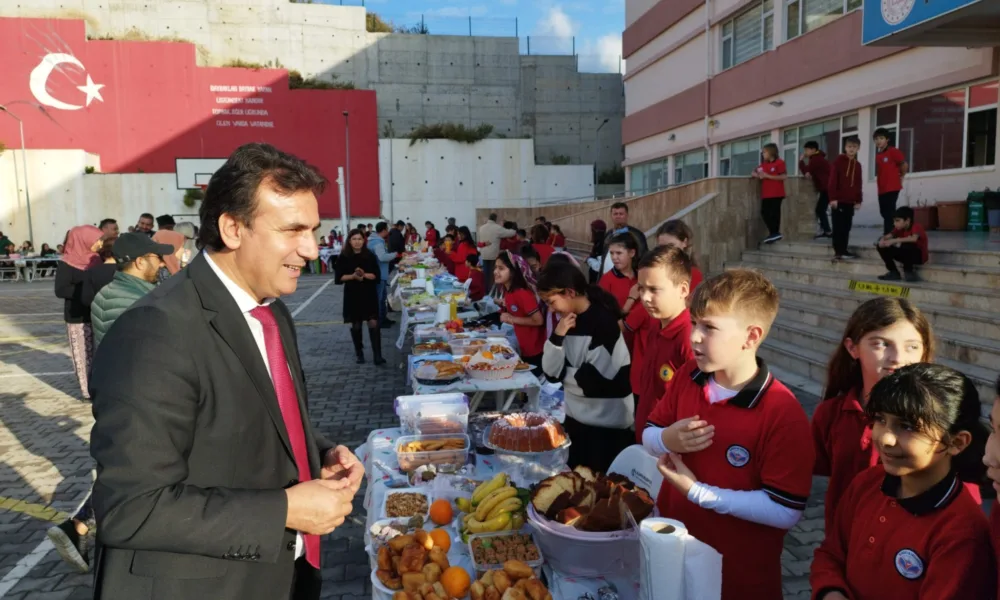 İLÇE MİLLİ EĞİTİM MÜDÜRÜ YILMAZ, YERLİ MALI HAFTASI ETKİNLİĞİNE KATILDI - Mega TV 2f8162d4-5bba-4365-9d83-d6cffc250d70