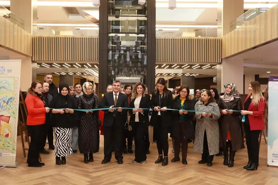 “ERCİYES’TE BİR SEVDA MASALI: KEREM İLE ASLI” SERGİSİ HAYRAN BIRAKIYOR