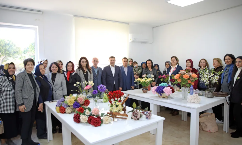 İSA KÜÇÜLMEZ CADDESİ SİLBAŞTAN YENİLENİYOR ASFALT ÇALIŞMASI BAŞLADI - Mega TV 6
