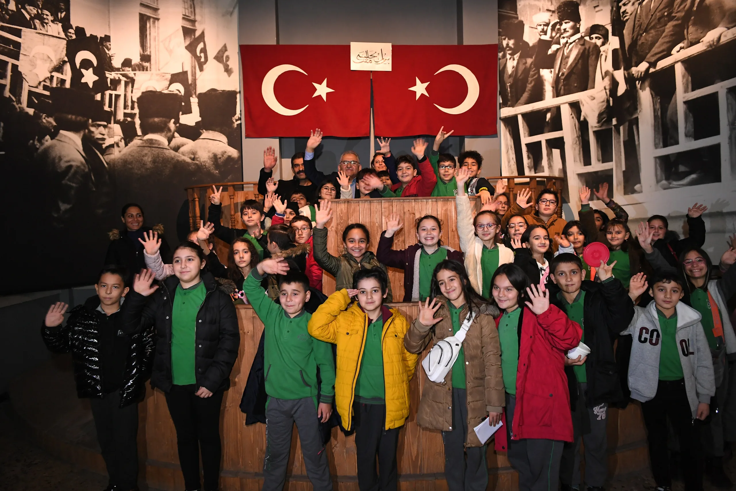 BAŞKAN BÜYÜKKILIÇ, MİNİK ÖĞRENCİLERE MİLLİ MÜCADELE MÜZESİ’Nİ ANLATTI
