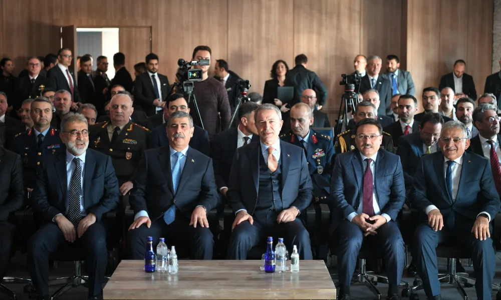 TARİHİ GÜNDE KONUŞAN BÜYÜKKILIÇ: “YİĞİT DÜŞTÜĞÜ YERDEN KALKAR” - Mega TV ABC_1144-1