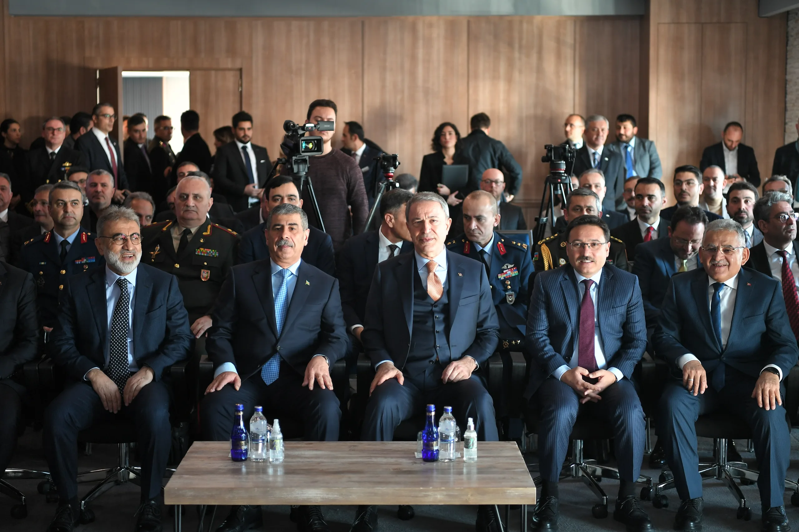 TARİHİ GÜNDE KONUŞAN BÜYÜKKILIÇ: “YİĞİT DÜŞTÜĞÜ YERDEN KALKAR”