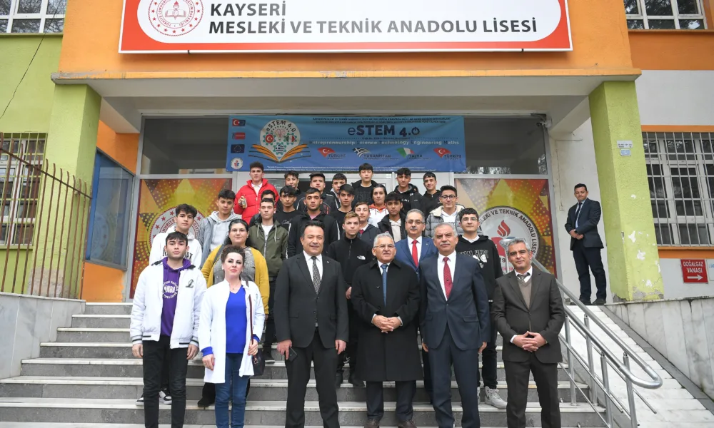 BAŞKAN BÜYÜKKILIÇ, KARİYER GÜNLERİ’NE DEVAM EDİYOR - Mega TV ABC_1604-v