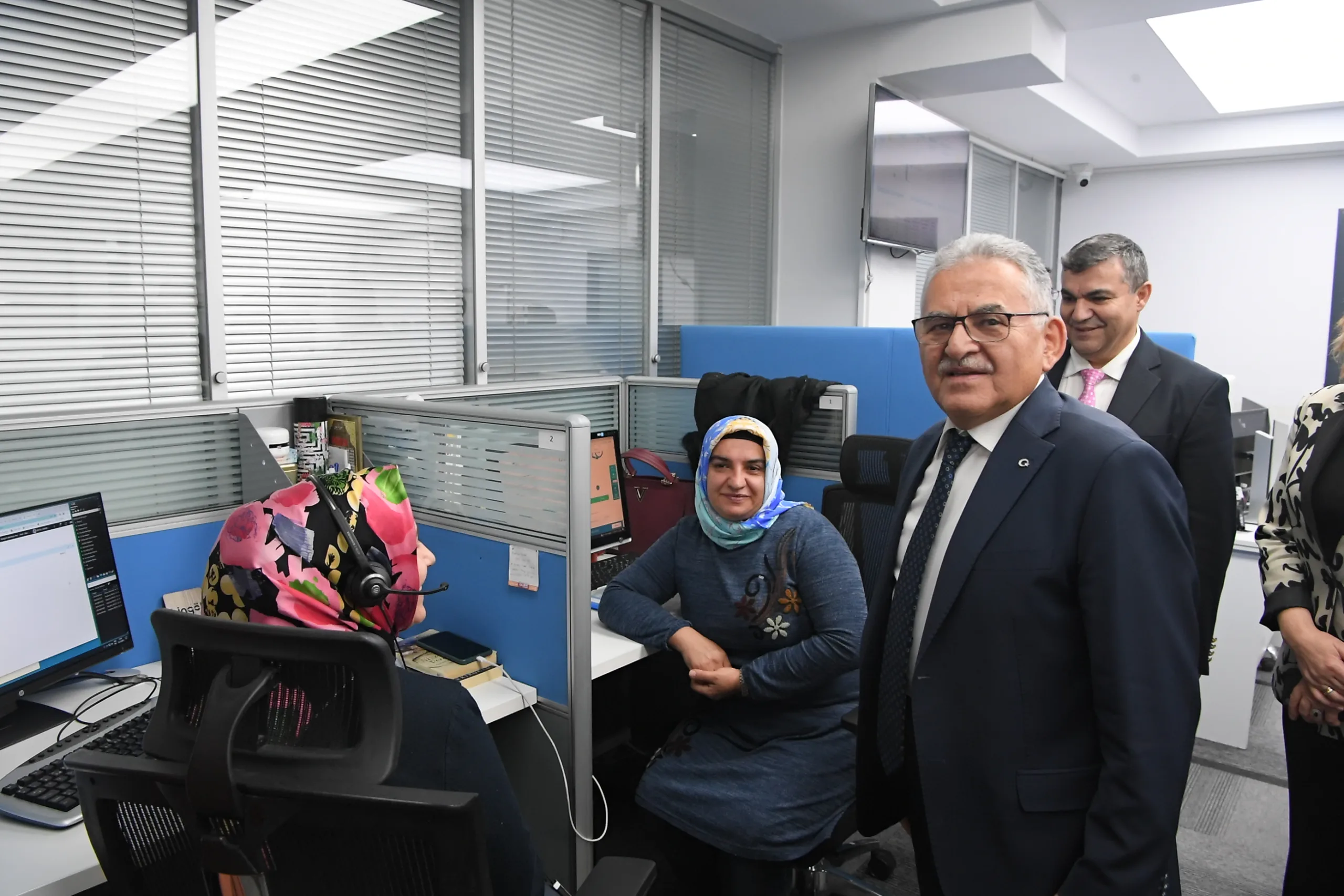 BÜYÜKKILIÇ, ALO 153 VE BEYAZ MASA’YI ZİYARET ETTİ