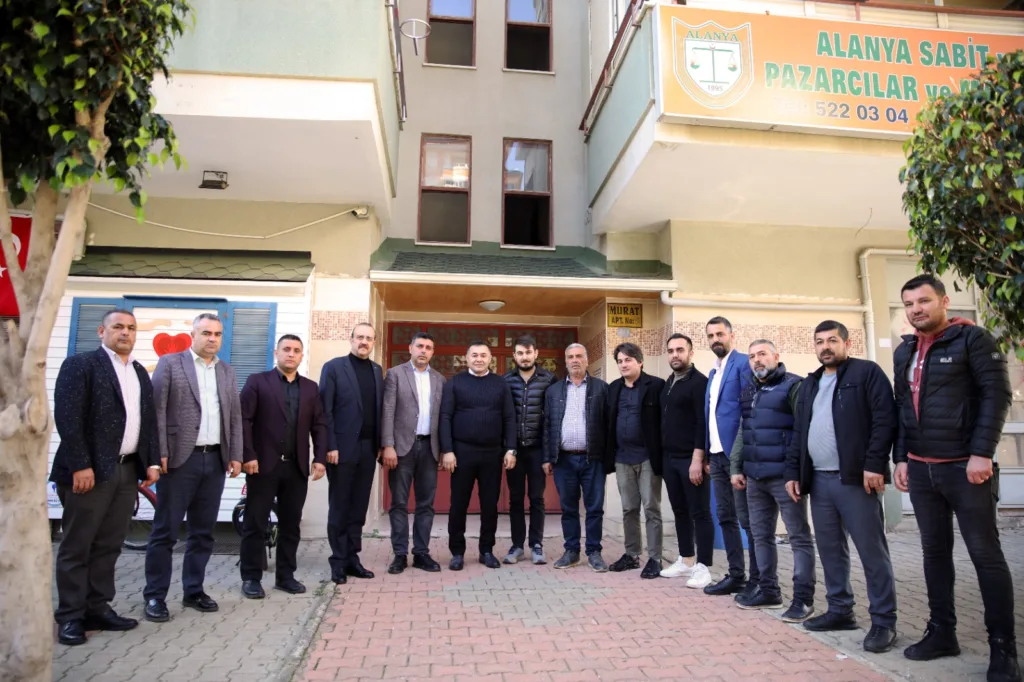 Alanya Belediye Baskani Adem Murat Yucel Sali Pazarini ziyaret etti 2 - Mega TV