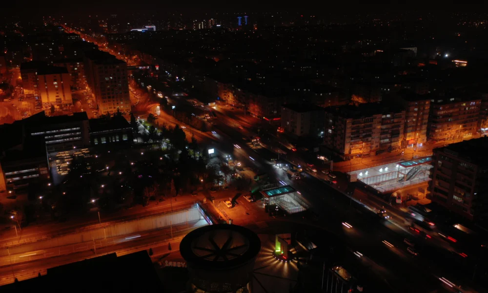 BÜYÜKŞEHİR, ANA ARTERDEKİ YOL GENİŞLETME VE ŞERİT DÜZENLEME ÇALIŞMALARINI TAMAMLADI - Mega TV default