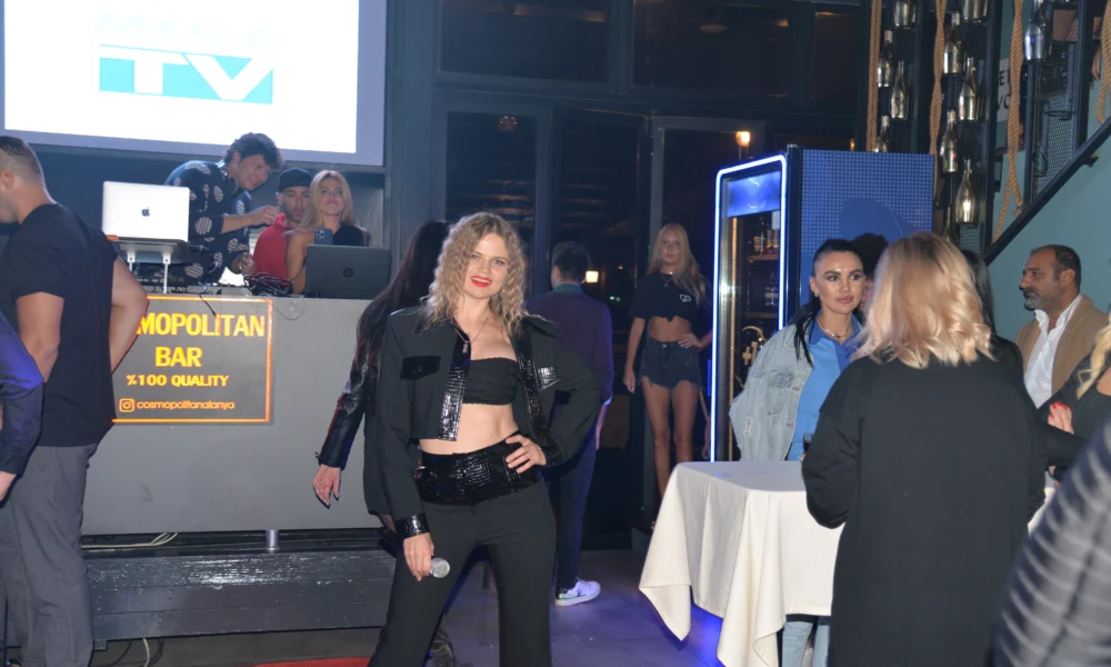 ALANYA’DA DEFİLE GECESİ - Mega TV DSC_8282