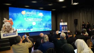 Erciyeste Hem Dunya Sampiyonasi Hem de Kis Festivali 1 - Mega TV