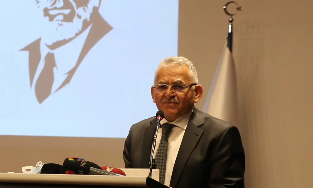 BÜYÜKKILIÇ: “İSTİKLAL ŞAİRİMİZİ RAHMET, MİNNET VE HÜRMETLE YÂD EDİYORUM” - Mega TV FCFL0251-u