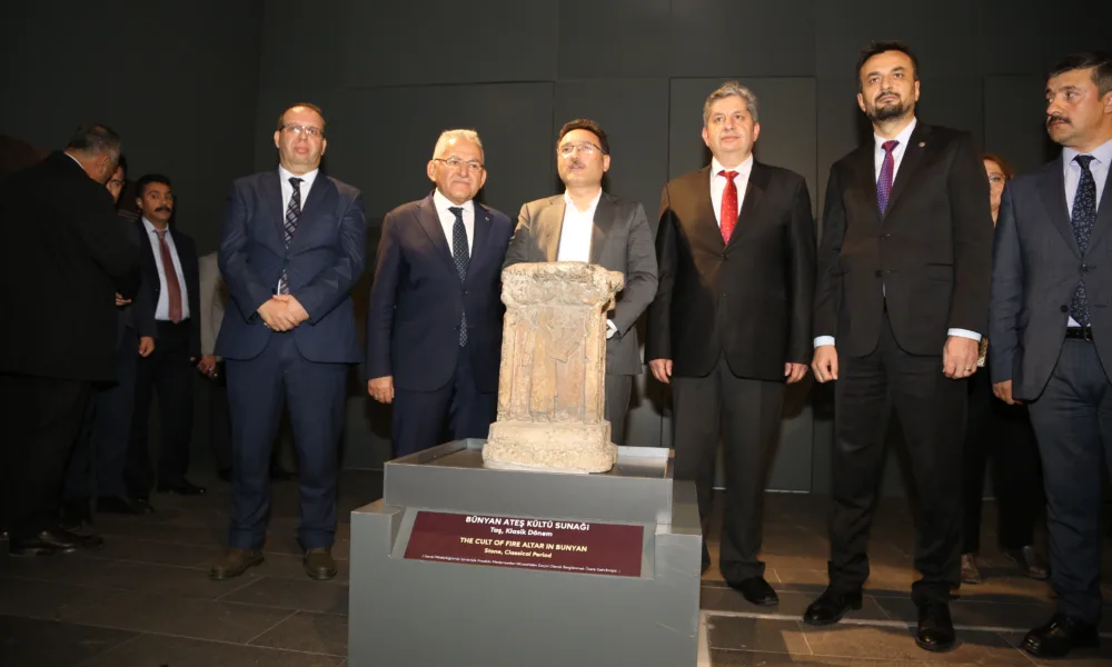 VALİ ÇİÇEK VE BAŞKAN BÜYÜKKILIÇ, ATEŞ KÜLTÜ SUNAĞI’NI TANITTI - Mega TV MRK31336-6