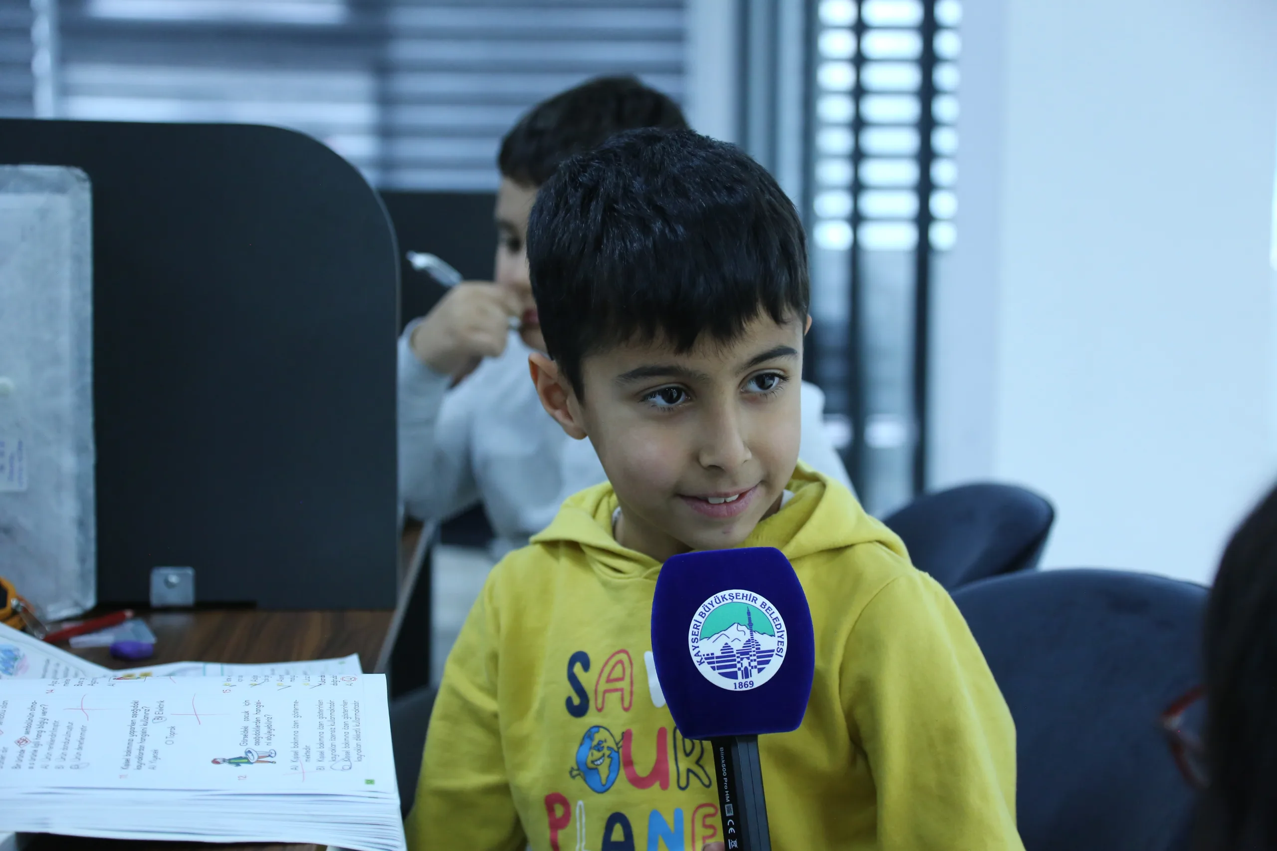 BÜYÜKŞEHİR ERKİLET KÜTÜPHANESİ, GENÇLERİN VE ÇOCUKLARIN İLGİ ODAĞI OLDU