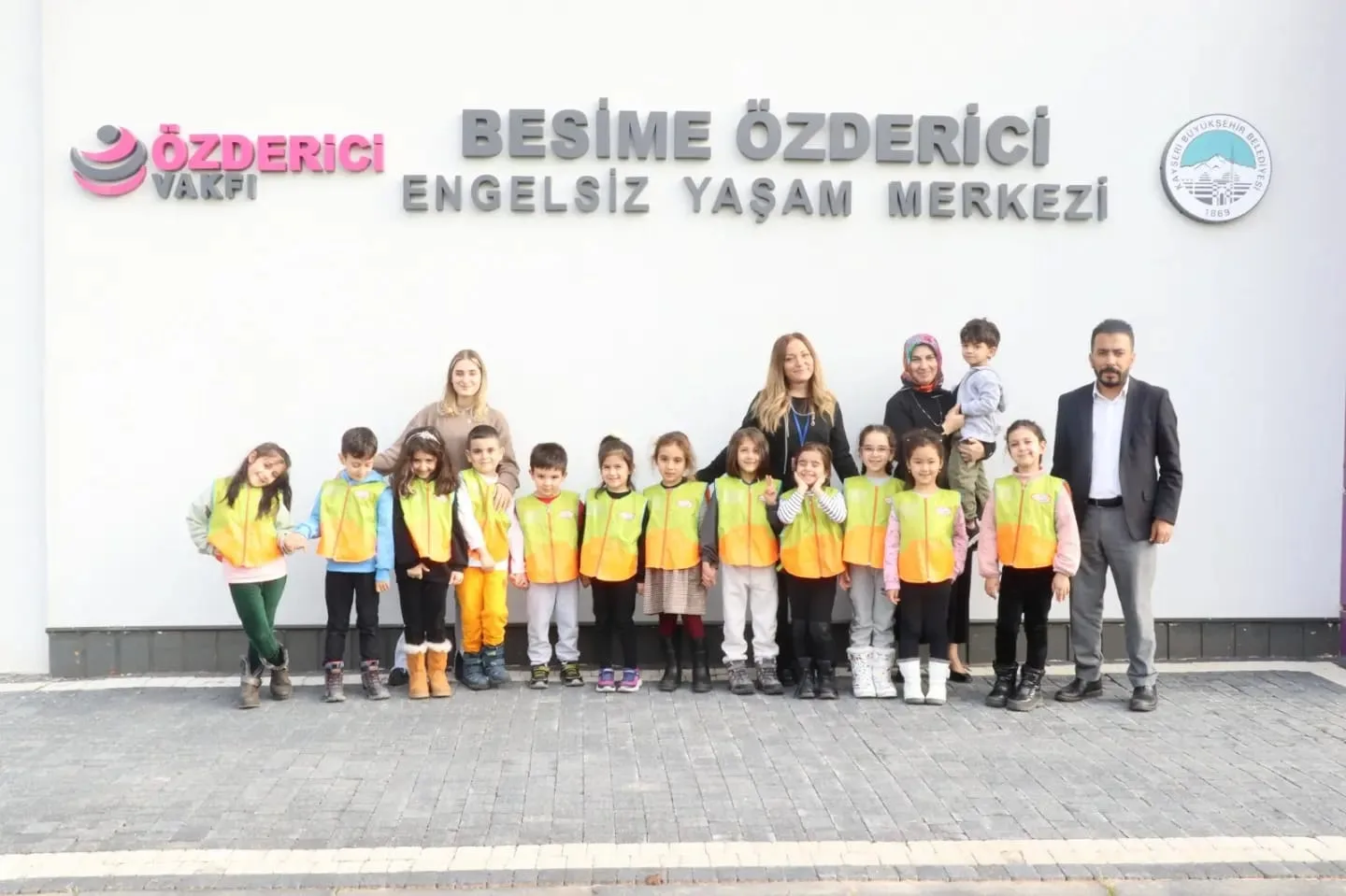 BÜYÜKŞEHİR’İN ENGELLERİ ORTADAN KALDIRAN MERKEZİ, ÖĞRENCİLERİ MİSAFİR EDİYOR