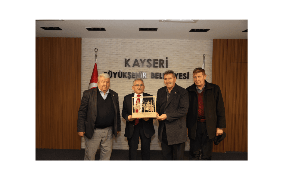 BAŞKAN BÜYÜKKILIÇ’A MUHTARDAN “500 FİDAN” JESTİ - Mega TV Adsız tasarım (33)