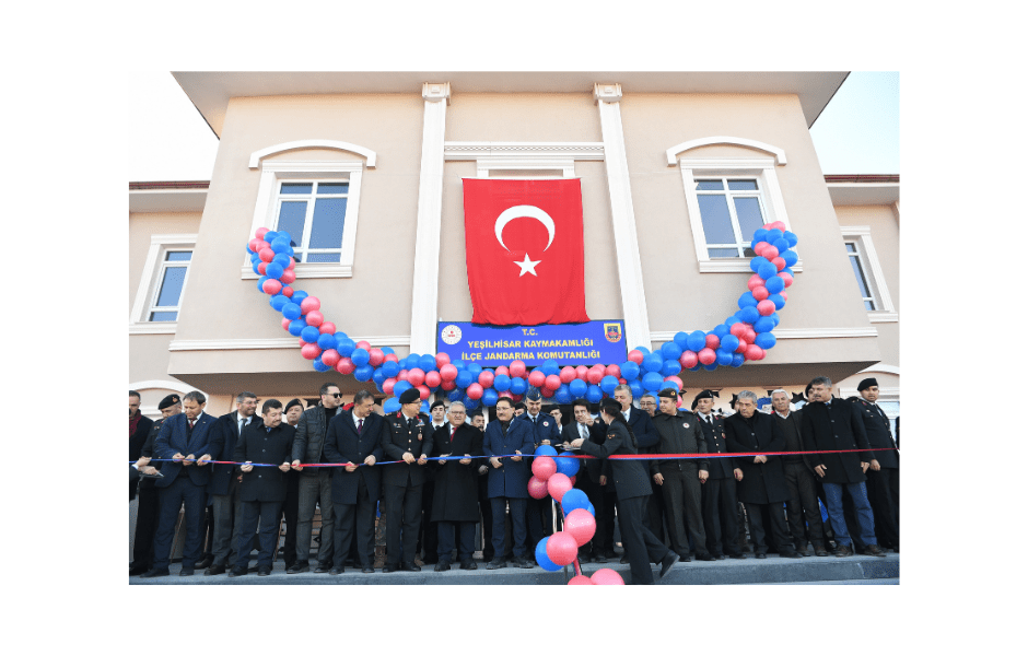 ÇİÇEK İLE BÜYÜKKILIÇ, YEŞİLHİSAR İLÇE JANDARMA KOMUTANLIĞI BİNASININ AÇILIŞINI YAPTI - Mega TV Adsız tasarım (35)