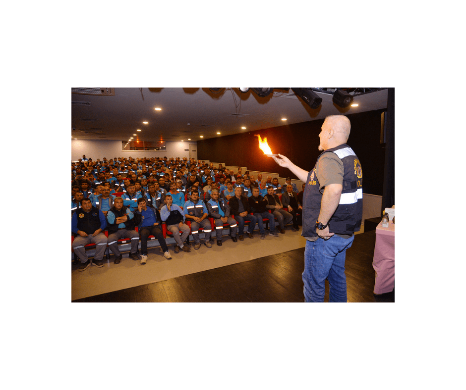 ALANYA BELEDİYE PERSONELİNE TRAFİK, ŞÜPHELİ PAKET VE ŞAHIS EĞİTİMİ