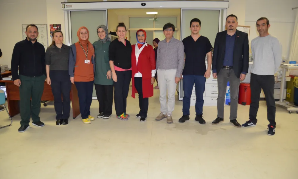 SAĞLIK ÇALIŞANLARI YENİ YILA GÖREVİ BAŞINDA GİRDİ! - Mega TV a53aafbc-19f8-4f2a-a10c-93fe5aef08b4