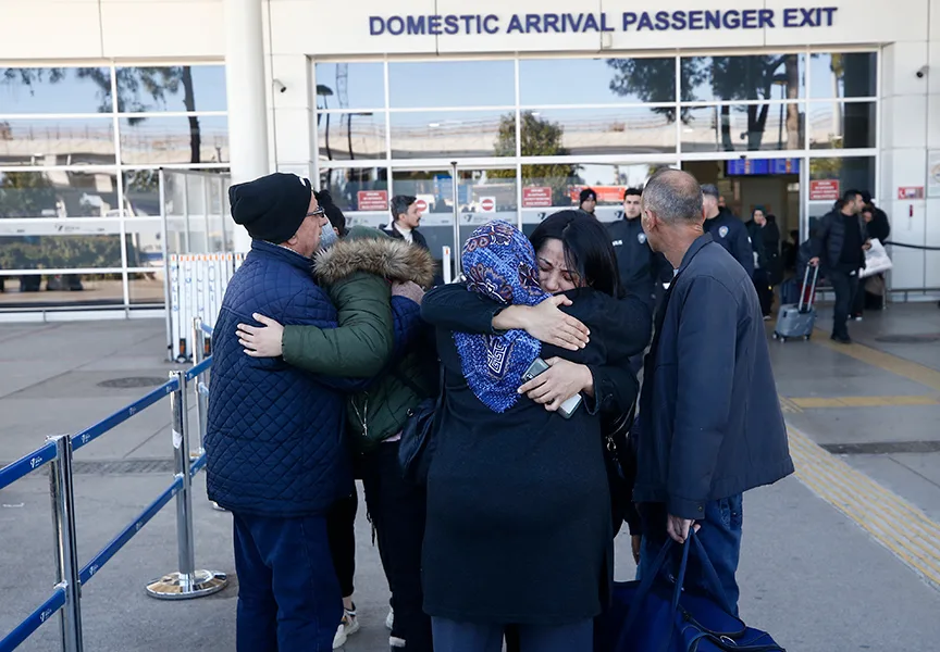 Deprem Bölgesinden Getirilen Afetzedeler Antalya'da Otellere Yerleştiriliyor - Mega TV 2023_Subat_20230208_2_57239358_85564875