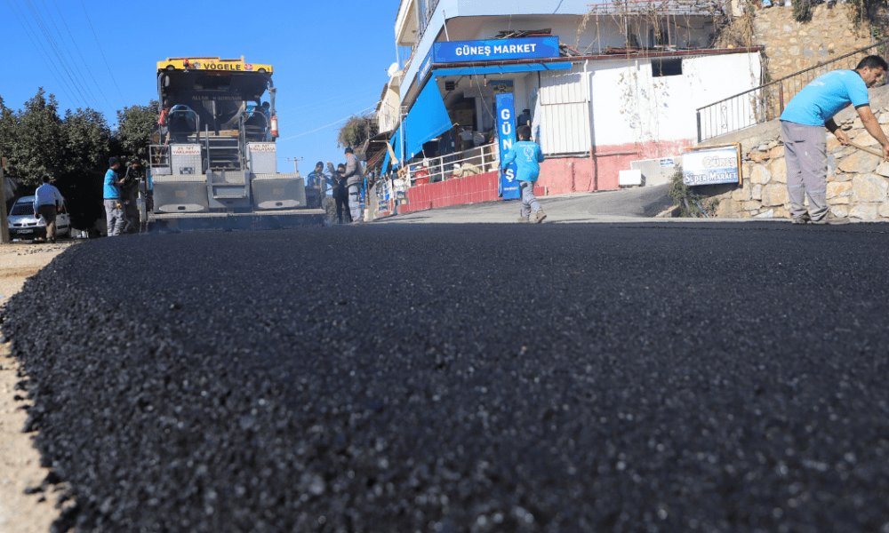 MERKEZ MAHALLELERDE BAŞLATILAN ASFALT YENİLEME ÇALIŞMALARI BEKTAŞ MAHALLESİ’NDE DEVAM EDİYOR - Mega TV Haber Boyutu