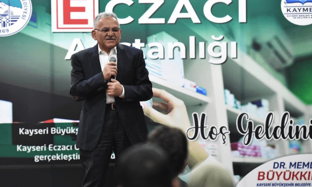 Başkan Büyükkılıç Türkiye’de İlk Olacak Eczacı Asistanlığı Kursunda İlk Ders Zilini Çaldı - Mega TV Haber Boyutu (3)
