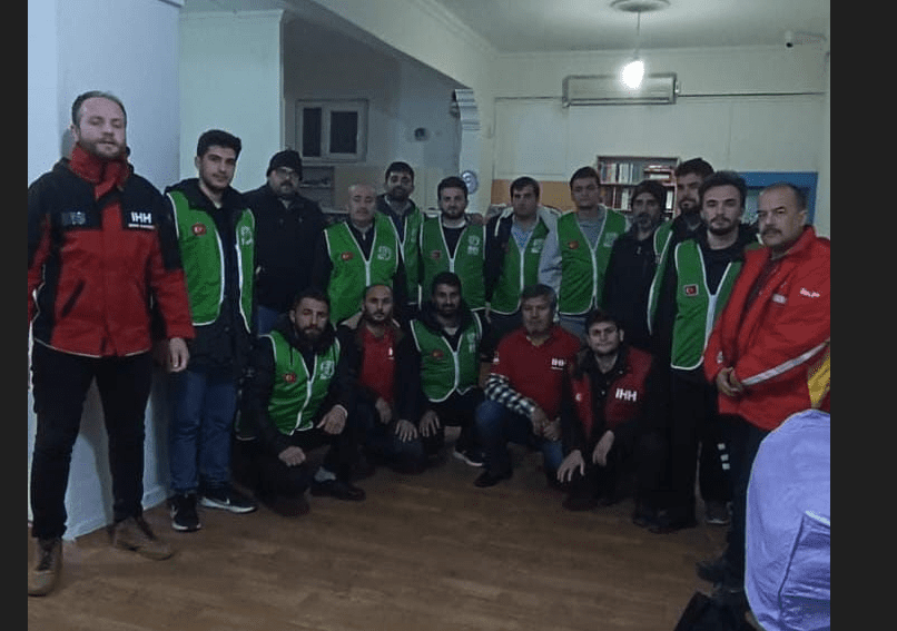 ALANYA VE GAZİPAŞA’DAN KATILAN İHH KURTARMA EKİBİ ENKAZDAN KÜÇÜK ÇOÇUĞU KURTARDI