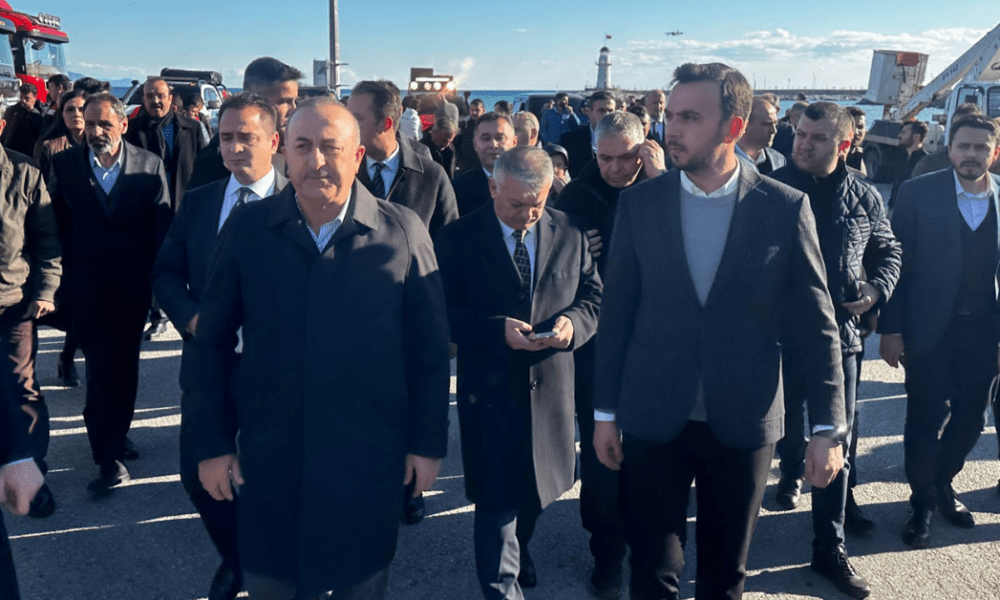 BAŞKAN TOKLU, DEPREMZEDELER İÇİN BARINMA ALANLARININ AÇILDIĞINI DUYURDU - Mega TV web haber face
