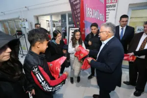 Memduh Büyükkılıç, Çarşı İldem’i Ziyaret Etti - Mega TV NURI1555 h min - Mega TV