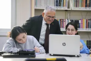 Büyükkılıç’tan sıcak çorba eşliğinde gençlerle sohbet - Mega TV NURI2976 y min - Mega TV