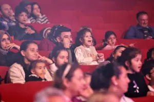 Piyano Festivali'nde sahne çocukların - Mega TV Piyano Festivalinde Sahne Cocuklarin 4 min - Mega TV