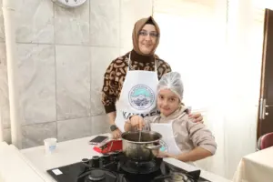 Büyükşehir Kaymek’ten Anne-Çocuk Mozaik Pasta Yapımı Etkinliği - Mega TV SEC 3018 9 min - Mega TV