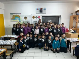 Toslak Ketenlik EKO okulunda atıksız yaşam ve atıkların geri kazanımı eğitimi gerçekleştirildi - Mega TV 1 - Mega TV