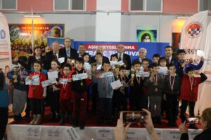 Aşık Veysel’i Anma Satranç Turnuvası düzenlendi - Mega TV Asik Veyseli Anma Satranc turnuvasi duzenlendi 17 min - Mega TV