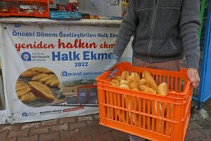 Buyuksehir Halk Ekmek Fabrikasi bir yilda 16 milyon ekmek uretti 8 min - Mega TV