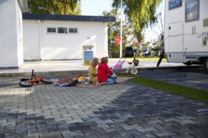 Karavan Park 9 min - Mega TV
