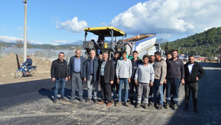 Büyükşehir’den Kumluca Beykent Hali’nde çalışma