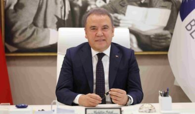 Muhittin Böcek’ten gazetecilere mesaj