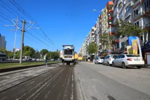Büyükşehir’den Namık Kemal Bulvarı’nda sıcak asfalt çalışması - Mega TV Namik Kemal Karsisi asfalt calismasi 2 min - Mega TV