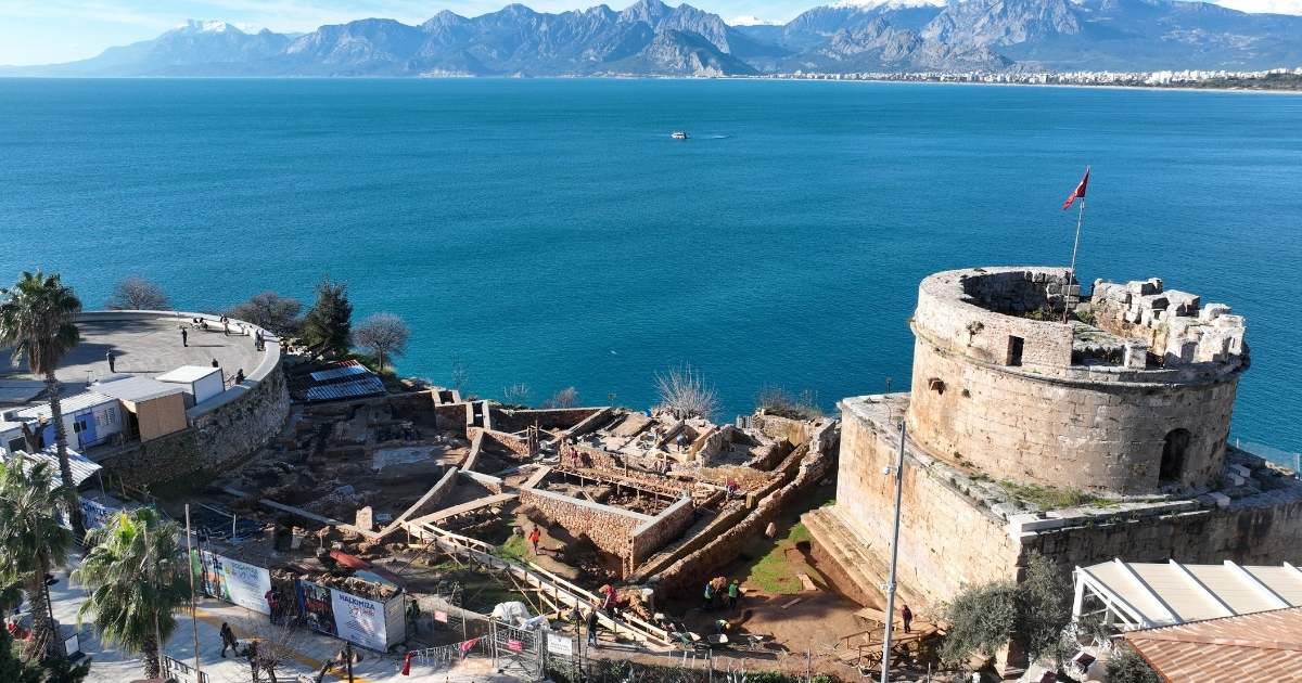 Hıdırlık Kulesi seyir terasına kavuşuyor
