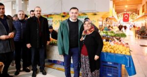 Adem Murat Yücel'den esnaf ziyareti - Mega TV WEBSITE SABLON 61 - Mega TV
