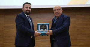 ALKÜ’de “Ekonomik Gelişmeler” konferansı - Mega TV WEBSITE SABLON 89 - Mega TV
