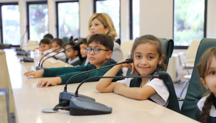 Çevreci öğrencilerden Alanya Belediyesi’ne ziyaret