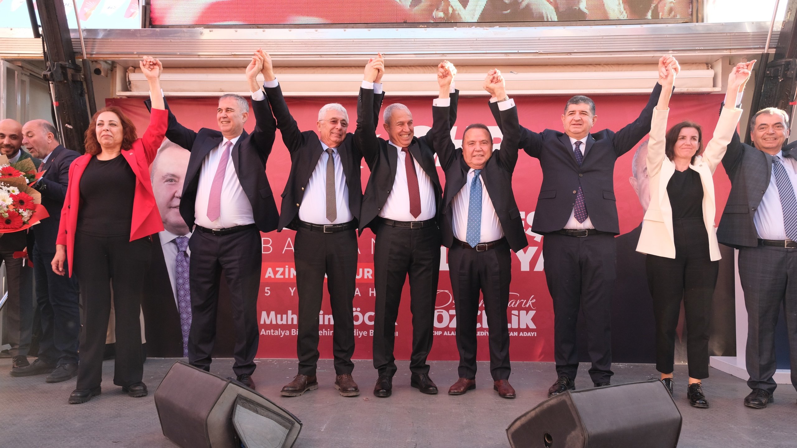 Özçelik’ten Manifesto